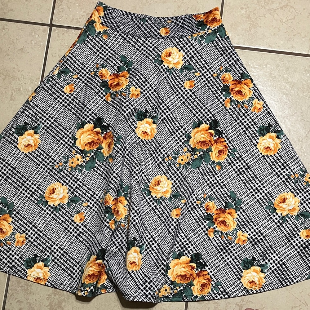 Silhouette Black and Yellow Floral A-Line Skirt
